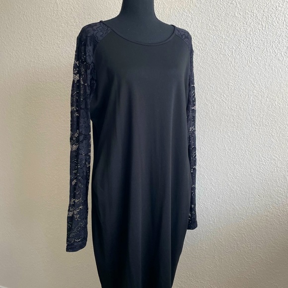 H&M • Black Lace Sheer Long Sleeves Zippered Back Keyhole Midi Evening Dress - Picture 7 of 13
